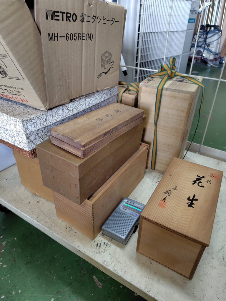 神戸市・明石市での実家片付けや不用品整理に、まとめて出張査定いたします