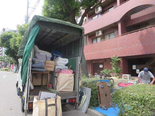 神戸元町通での片付け