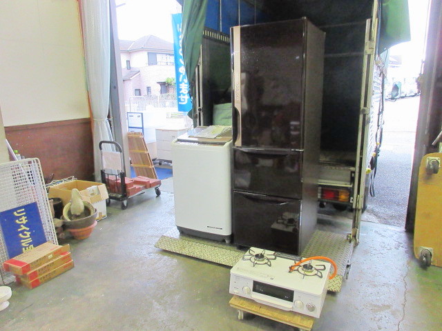 明石市内で冷蔵庫、洗濯機、ガスコンロの買取をしました。